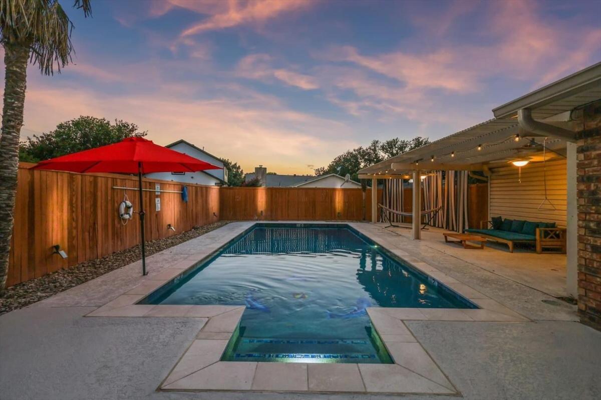Spectacular 4Br 2,5Ba Holiday Home With Pool And Grill Carrollton Exterior photo