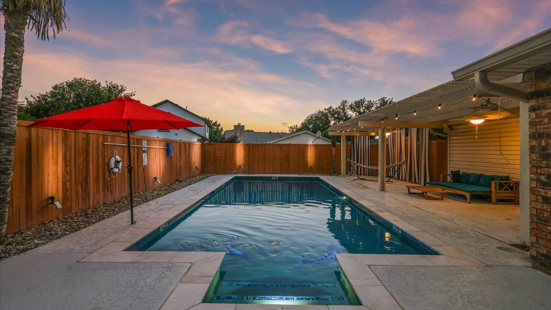 Spectacular 4Br 2,5Ba Holiday Home With Pool And Grill Carrollton Exterior photo