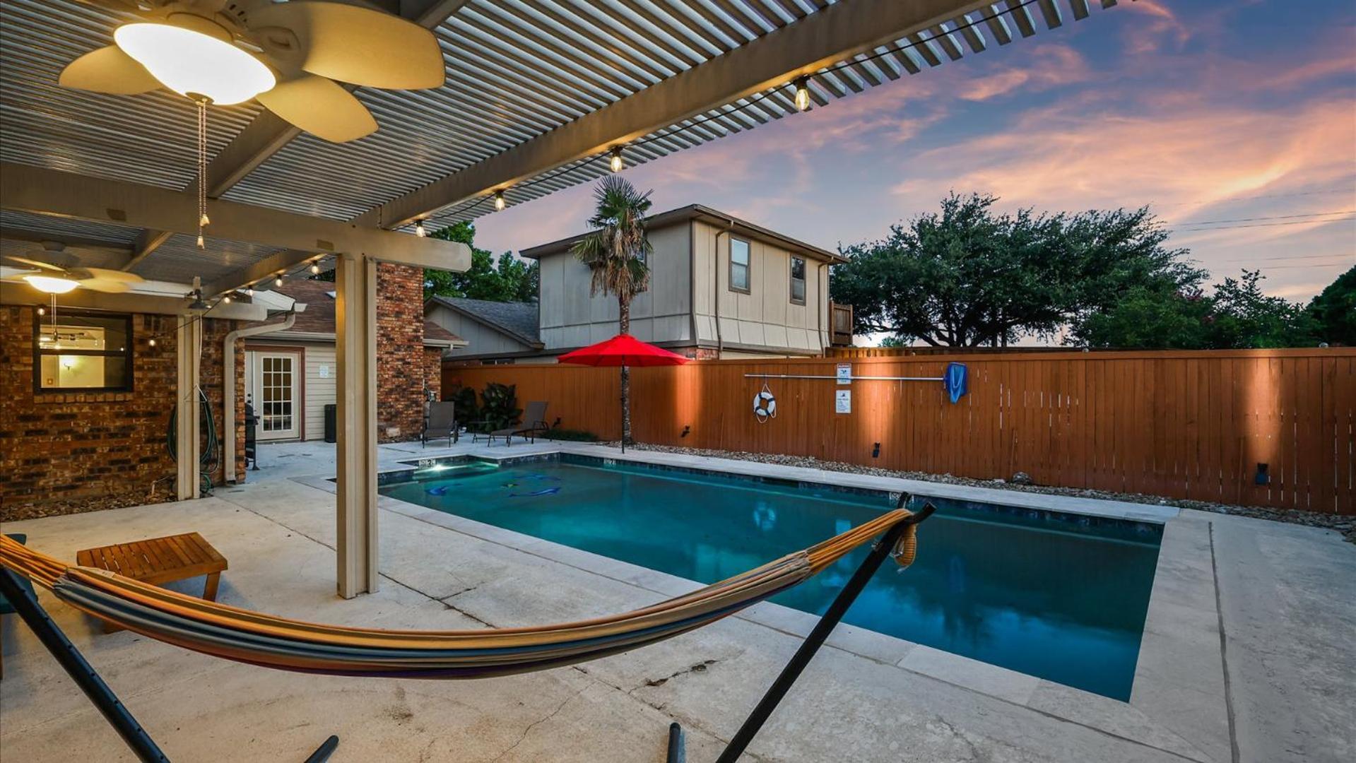 Spectacular 4Br 2,5Ba Holiday Home With Pool And Grill Carrollton Exterior photo