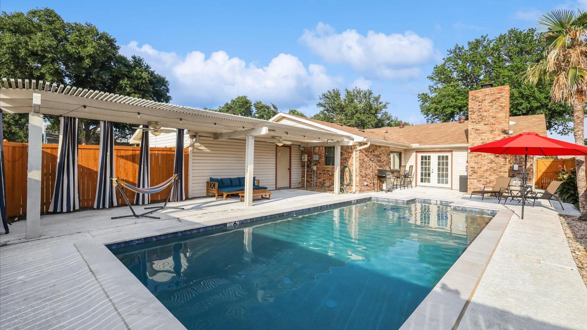 Spectacular 4Br 2,5Ba Holiday Home With Pool And Grill Carrollton Exterior photo